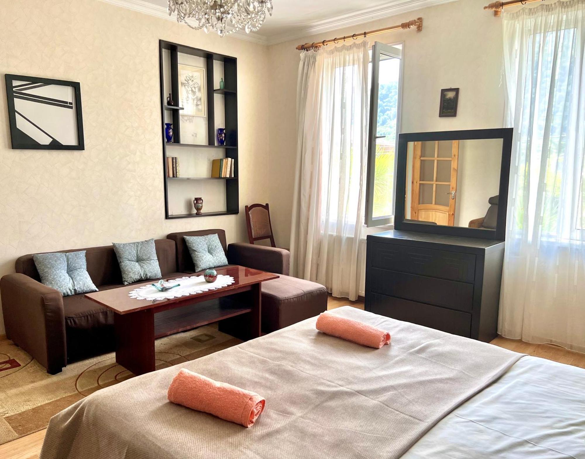 Home Inn-Guesthouse Lagodekhi Zewnętrze zdjęcie